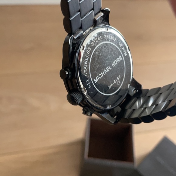 Michael Kors Watch - Picture 4 of 7